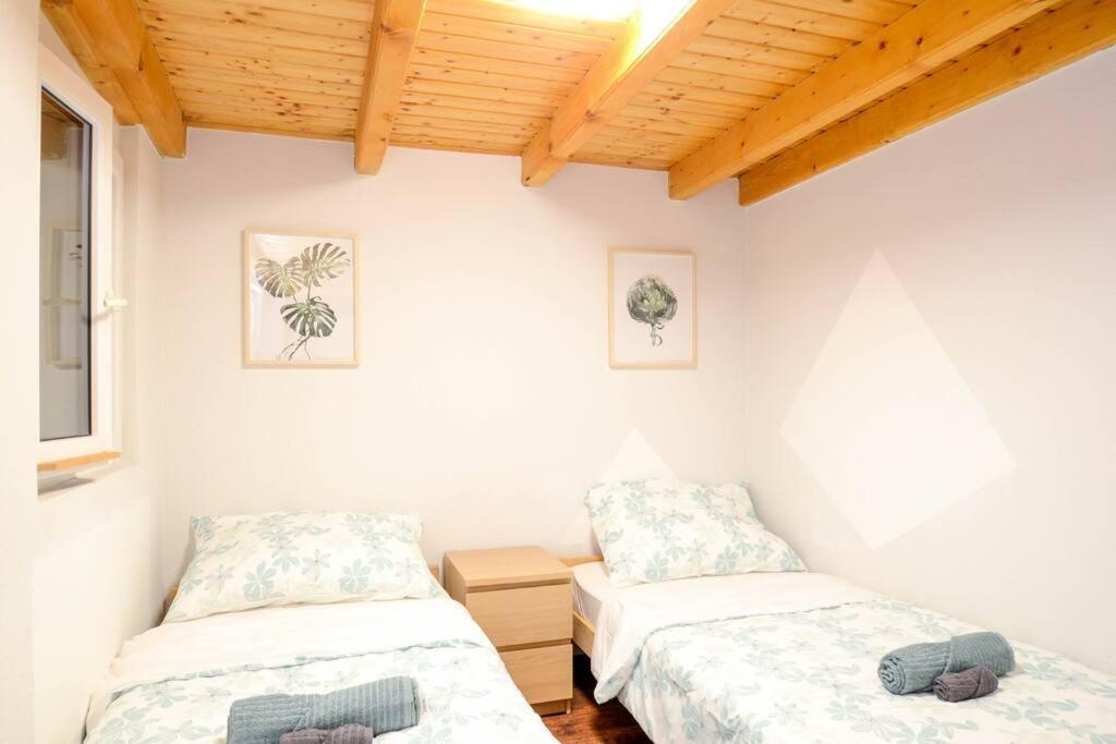 Famous Kiraly Street At Large 3Br 10Ppl @ Central Budapest Luaran gambar