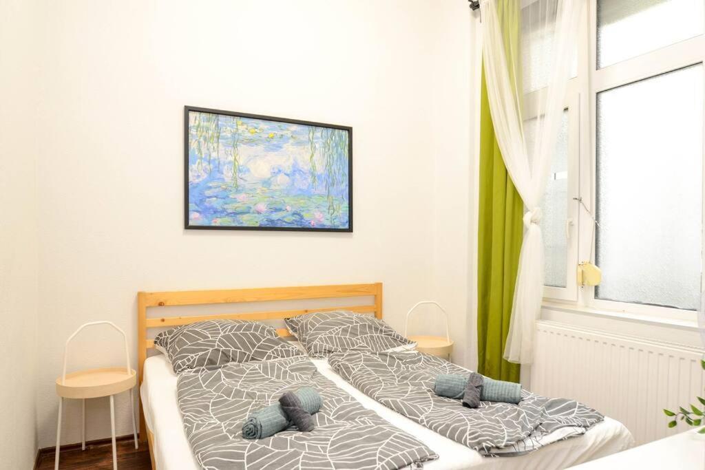 Famous Kiraly Street At Large 3Br 10Ppl @ Central Budapest Luaran gambar
